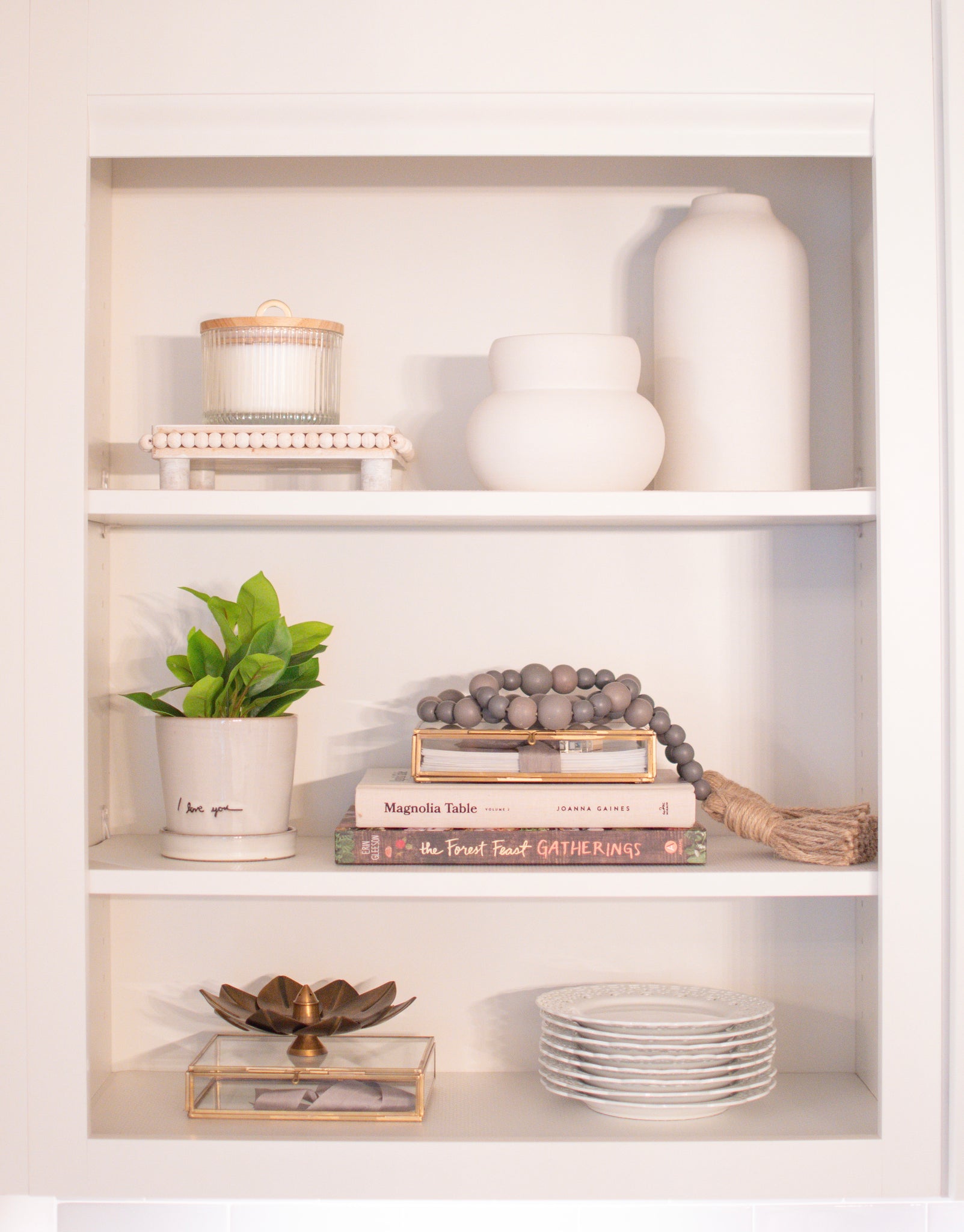 Five Steps for Perfectly Styled Shelves by Unnati Umarvadia