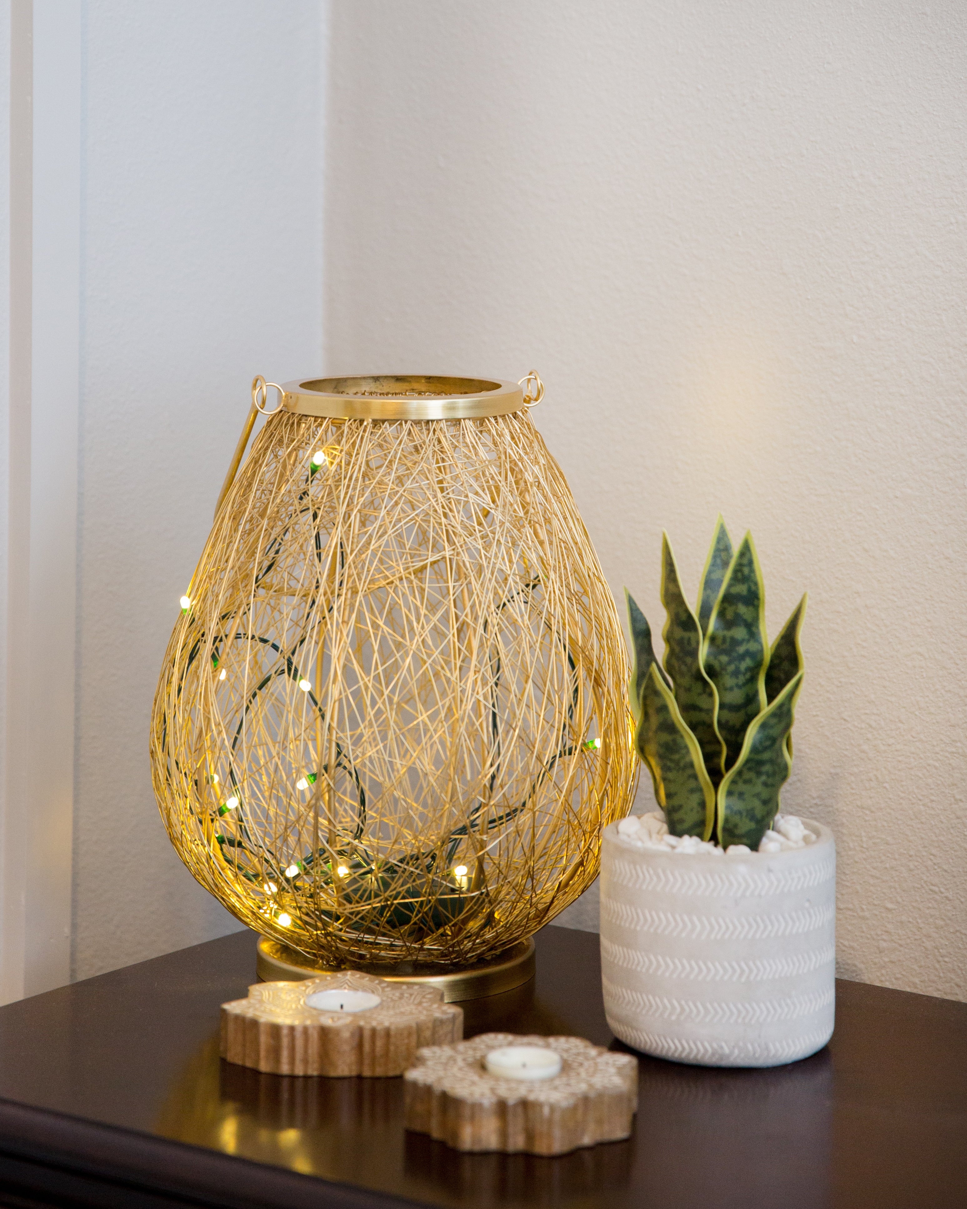 Roshni Lantern